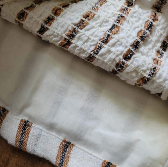 Love Tree Linen Crop Top Size Medium in Beige - Picture 7 of 11